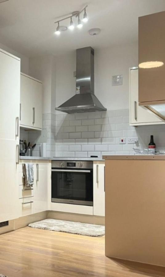 Modern And Stylish 1Bed Flat Lejlighed Barking  Eksteriør billede